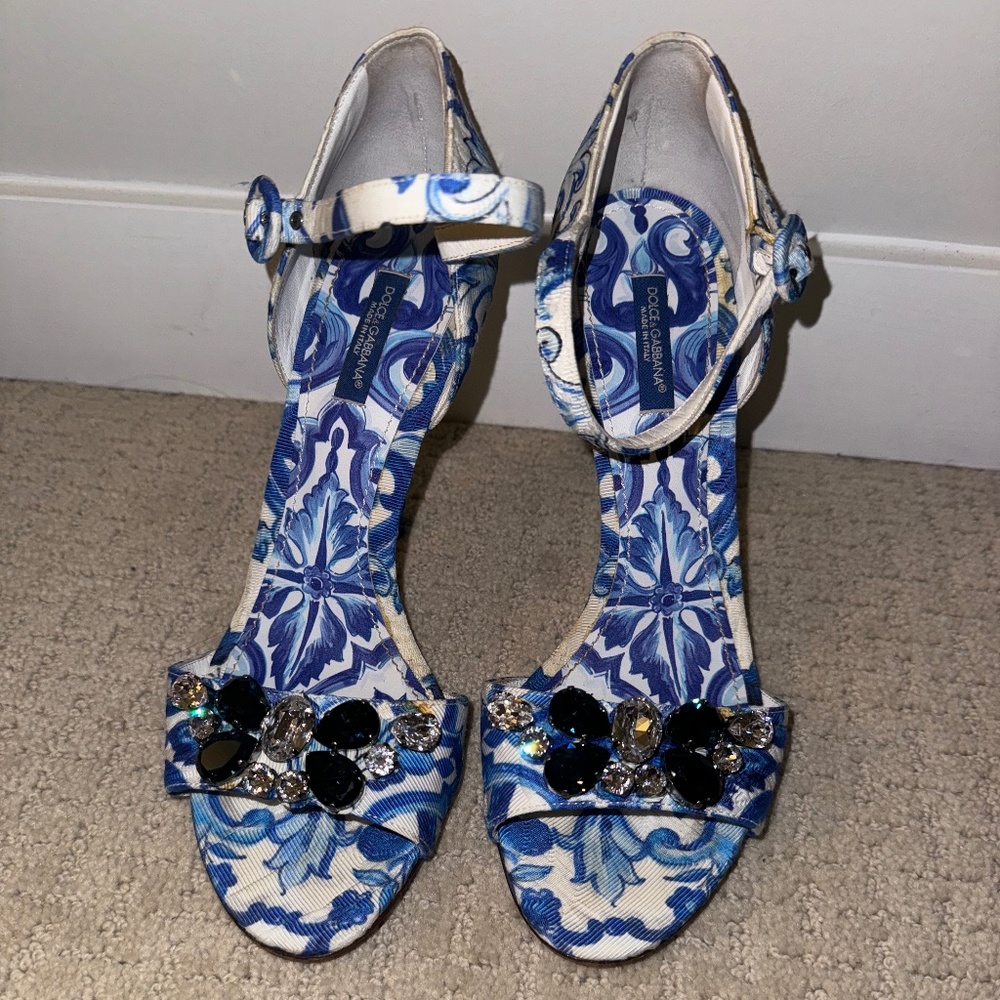 DOLCE & GABBANNA- - Majolica print, embellished heels